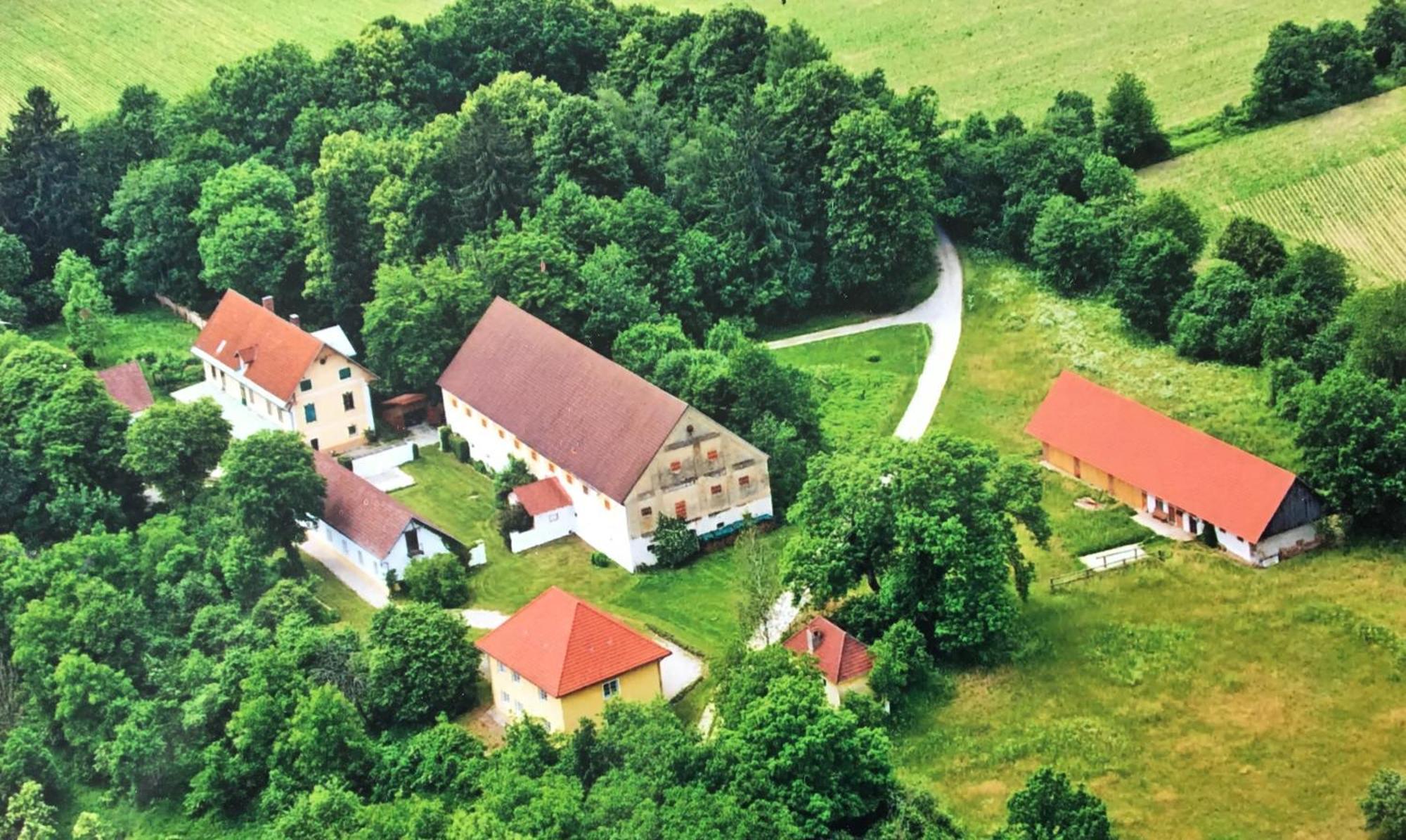 Готель Skorianzhof Eberndorf Екстер'єр фото